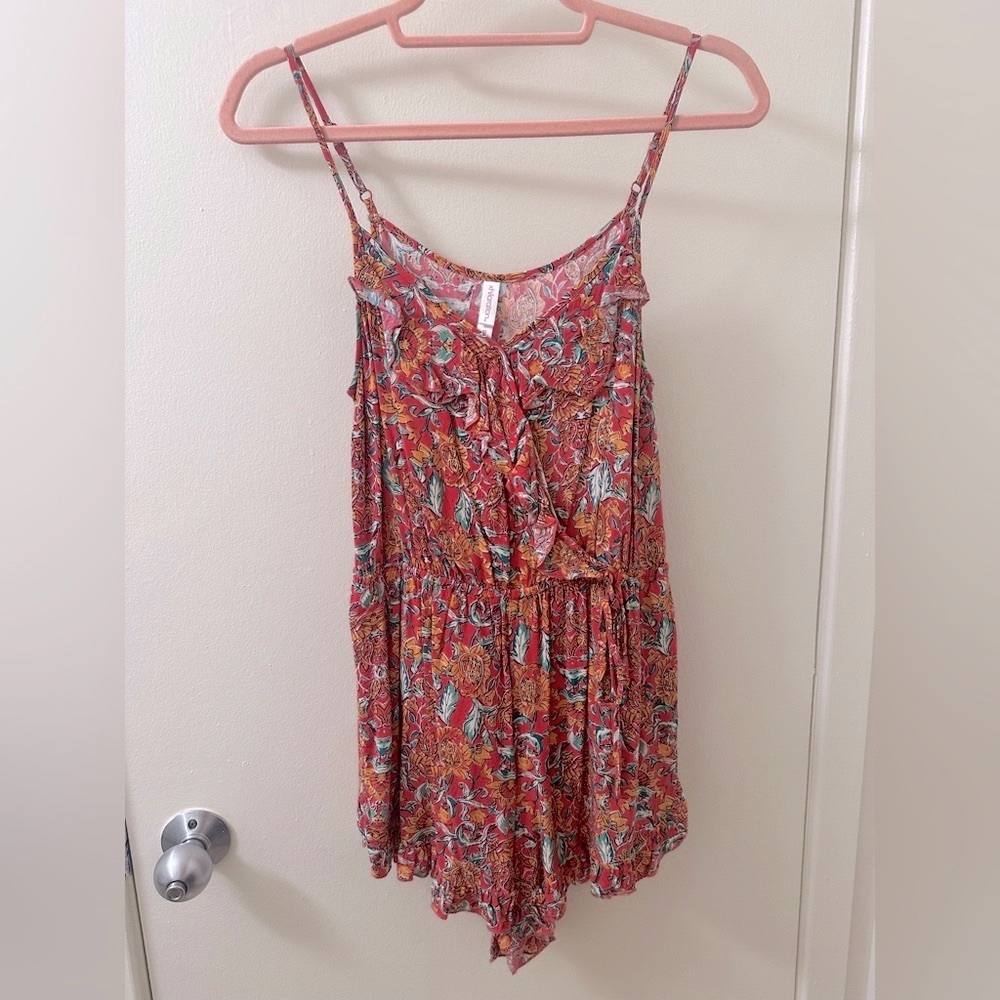 Xhilaration Multicolor Red Orange Green Floral Ruffle Cotton Romper, Size M